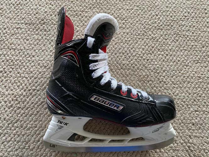Used Bauer Vapor X700 Hockey Skates Regular Width Size 4.5