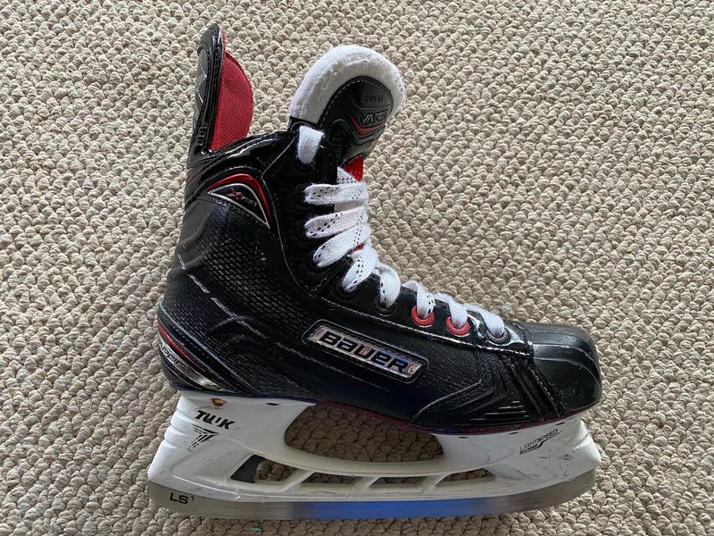 Used Bauer Vapor X700 Hockey Skates Regular Width Size 4.5