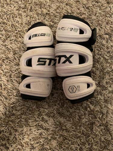 Used Medium STX Stallion HD Arm Pads