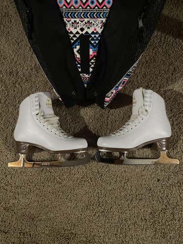 Used Jackson Figure Skates Size 5