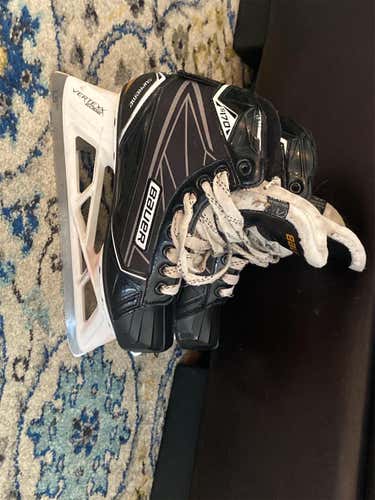 Junior Bauer Supreme S170 Regular Width  Size 4.5 Hockey Goalie Skates
