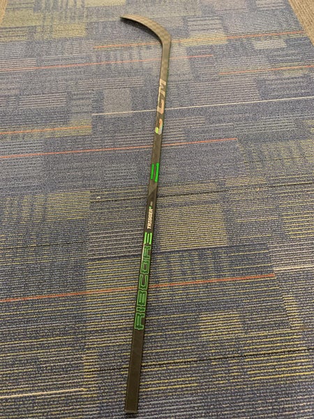 Intermediate Right Handed Ribcor Trigger 5 Pro Mid Pattern Hockey Stick