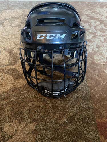 Used Medium CCM Vector V08 Helmet