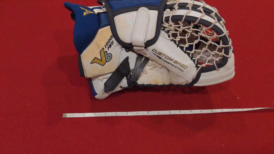 Goalie glove Senior small/ medium Vaughn Regular Velocity V6