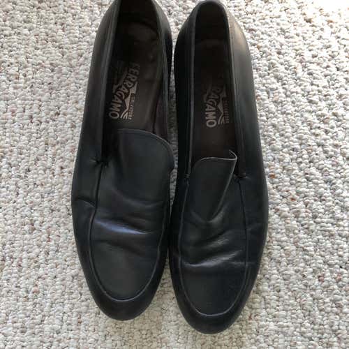USED Men’s 12 Ferragamo Loafers