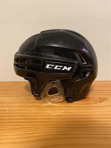 Black Used Medium CCM Tacks 910 Helmet- Like New