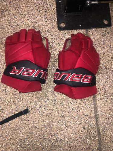 Red Used Bauer Vapor Pro Team 14" Gloves