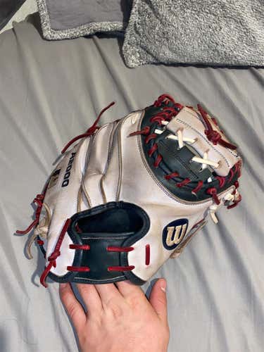 A2000 32.5" Baseball Catchers Glove