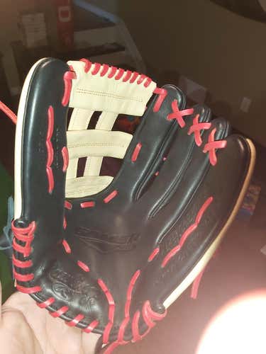 Used Rawlings Right Hand Throw Outfield Gamer Baseball Glove 12.75"