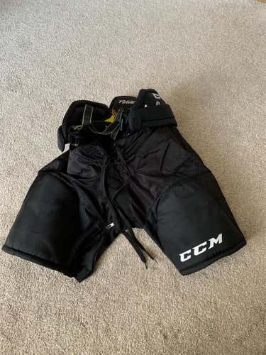 Black Junior Medium CCM Tacks 7092  Hockey Pants