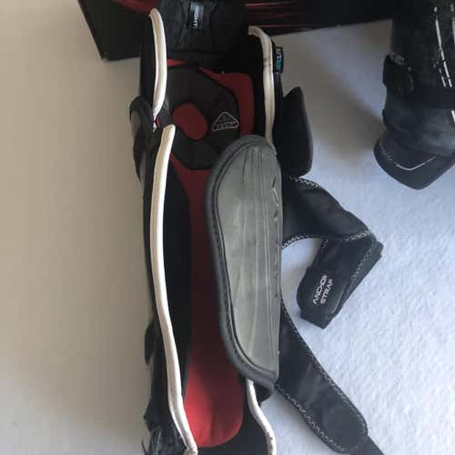 Senior Bauer Vapor 1X  Shin Pads