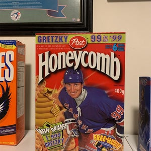 Vintage Collectible Wayne Gretzky Cereal Box