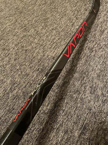 Intermediate Right Handed Vapor FlyLite Mid Pattern  Hockey Stick