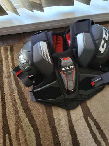 New Senior Medium CCM JetSpeed FT1 Shoulder Pads