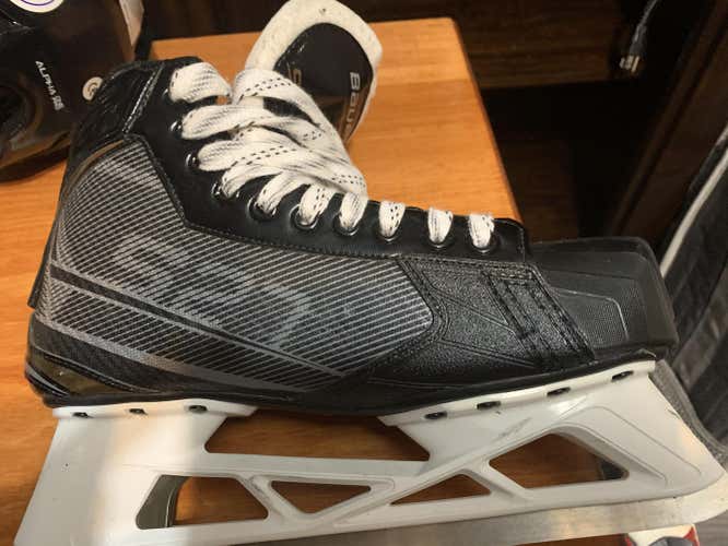 Used Senior Bauer Supreme S27 Hockey Goalie Skates Size 8.5