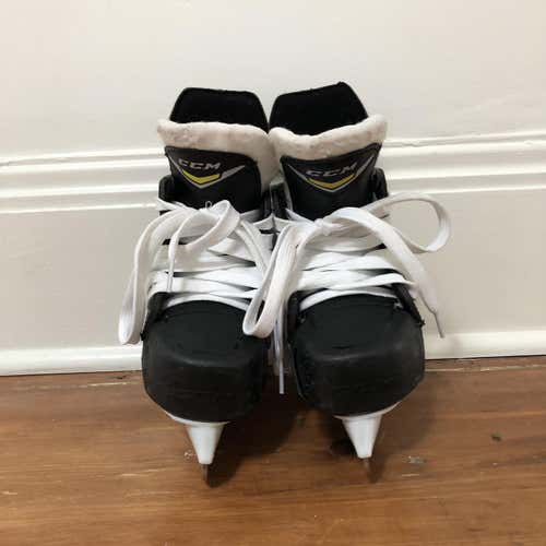 Youth CCM Tacks 2092 Size 8 Hockey Skates