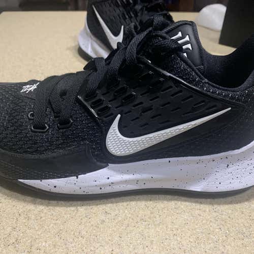 Nike Kyrie Low 2 Like new