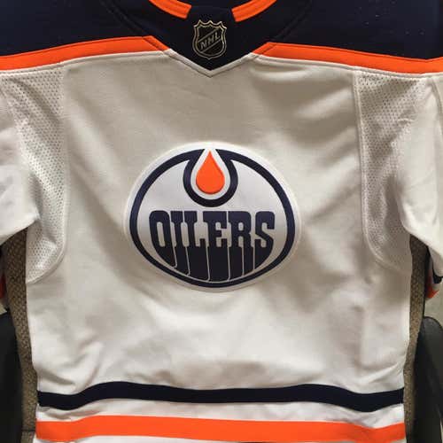 Edmonton Oilers Away White Adult Size 46 Adidas  Jersey