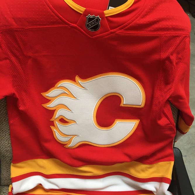 Calgary Flames Home Red Adult Size 46 Jersey-Adidas NWT