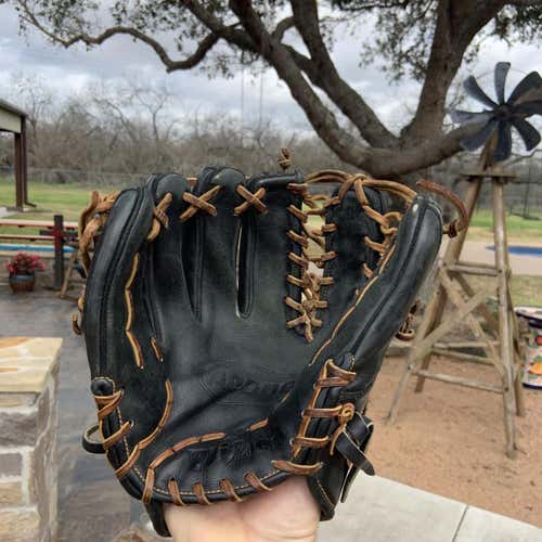 Black High School/College Pitcher's A2000 11.5" Baseball Glove