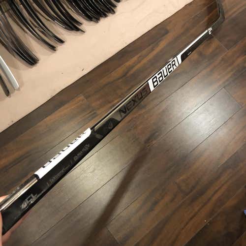 New RH Bauer White Nexus 2N Pro P92M Hockey Stick 87 Flex