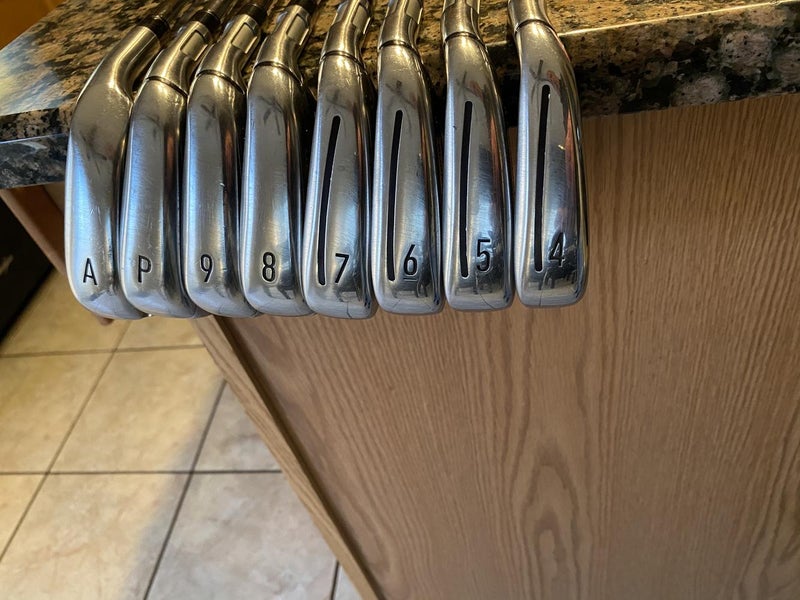 Used Men's TaylorMade Right Handed M5 Iron Set 4-AW Stiff Flex Steel Shaft