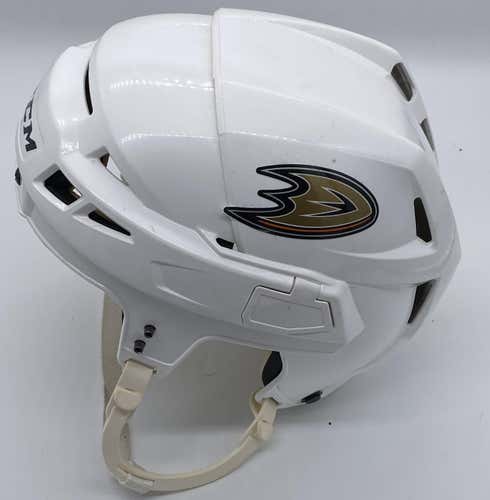 CCM VECTOR V08 PRO STOCK HOCKEY HELMET WHTIE MEDIUM ANAHIEM RITCHIE #37 (7542)