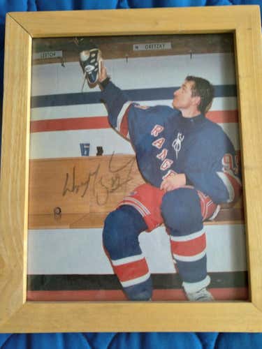 WAYNE GRETZKY AUTOGRAPHED 8x10 FRAMED