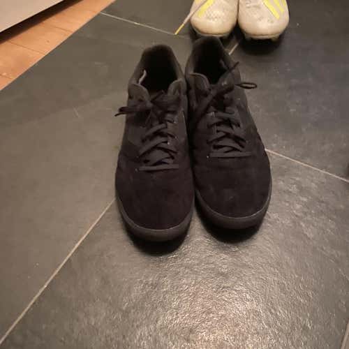 Black Unisex Indoor Nike Cleats