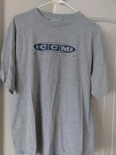 CCM HOCKEY AUTHENTIC Gray Used Men's Adult XL T- Shirt