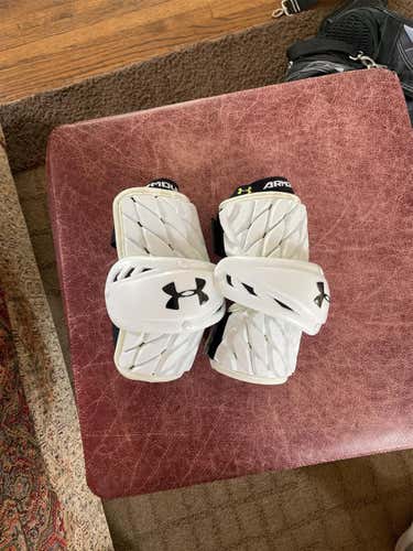 Used Medium Under Armour VFT Plus Arm Pads