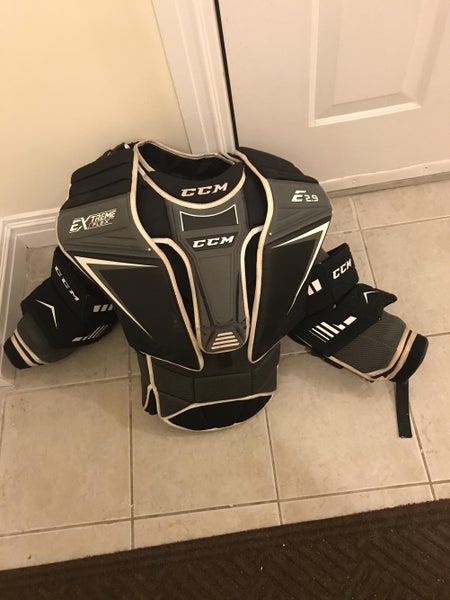 Used Senior Small CCM Extreme Flex Shield E2.9 Goalie Chest Protector