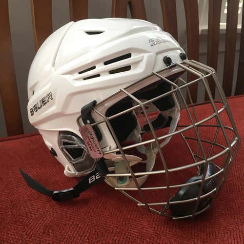 Used Medium White Bauer Re-Akt 95 Helmet