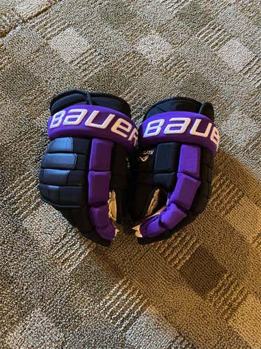 Black Senior Bauer Nexus 2N 14" Pro Stock Gloves