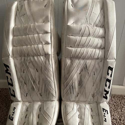 Intermediate 29" CCM Extreme flex 4.9 Goalie Leg Pads