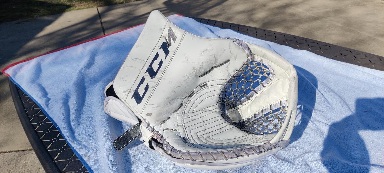 White Used Senior CCM Regular Retro Flex 580 Break Pro Stock Return