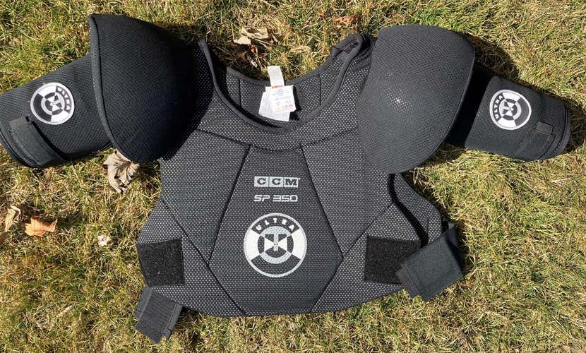 New Senior Large CCM Shoulder Pads