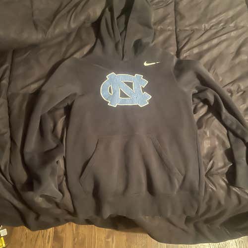 Adult Small North Carolina Nike Sweatshirt