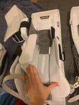 White Used Intermediate 32"+2Vaughn Regular Goalie Full Set