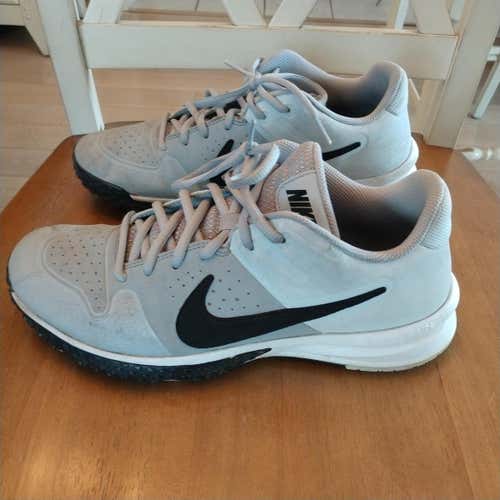 Gray Used Men's Size 8.5 Nike Turf Baseball Shoes