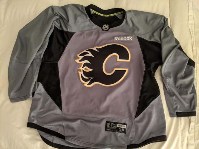 Eric Chaisson Calgary Flames Pro Stock Reebok Jersey - Gray sz 58