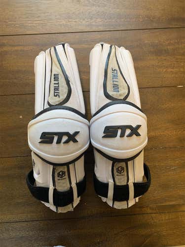 STX Stallion 500 Arm Guards. Size Large, Lightly Used