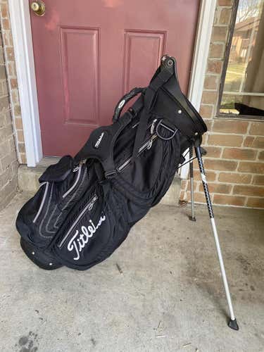 TITLEIST PLAYERS 4 STAND GOLF BAG
