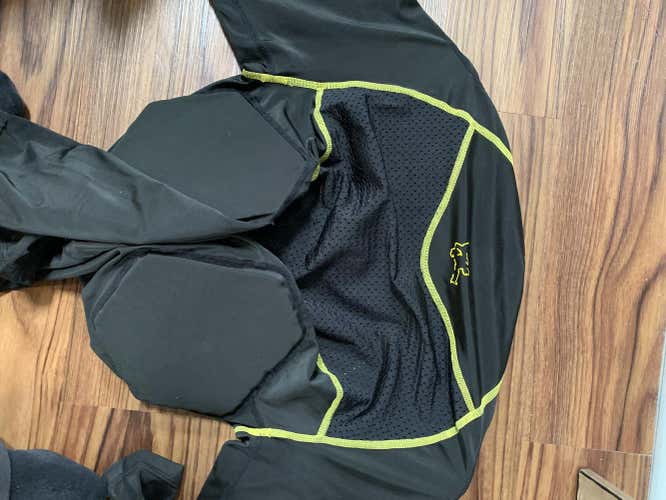 Used Vaughn  SLR2 Hockey Goalie Protective undershirt