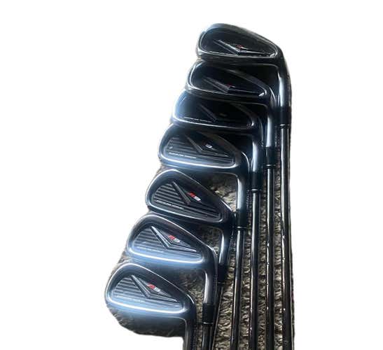 Taylor Made R9 Golf Set Men’s Regular Flex Oem Grips/shafts Mint Condition