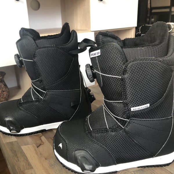 Kid's Size 4.0 (Women's 5.0) Burton zipline step on All Mountain Snowboard Boots
