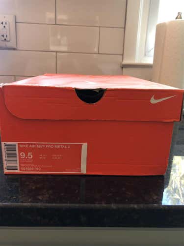 Black Men's Metal Low Cut