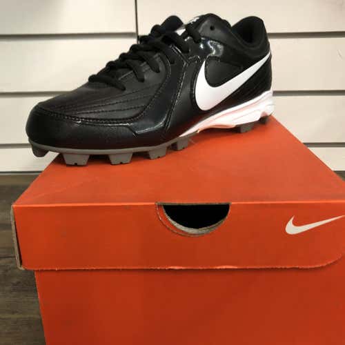 Black Women's Molded Cleats Nike