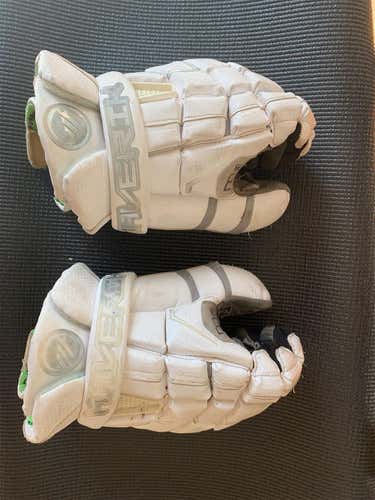 White Used Maverik M4 14" Goalie Gloves