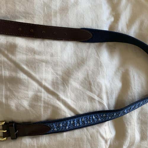 Vineyard Vines Hockey Belt Size 32